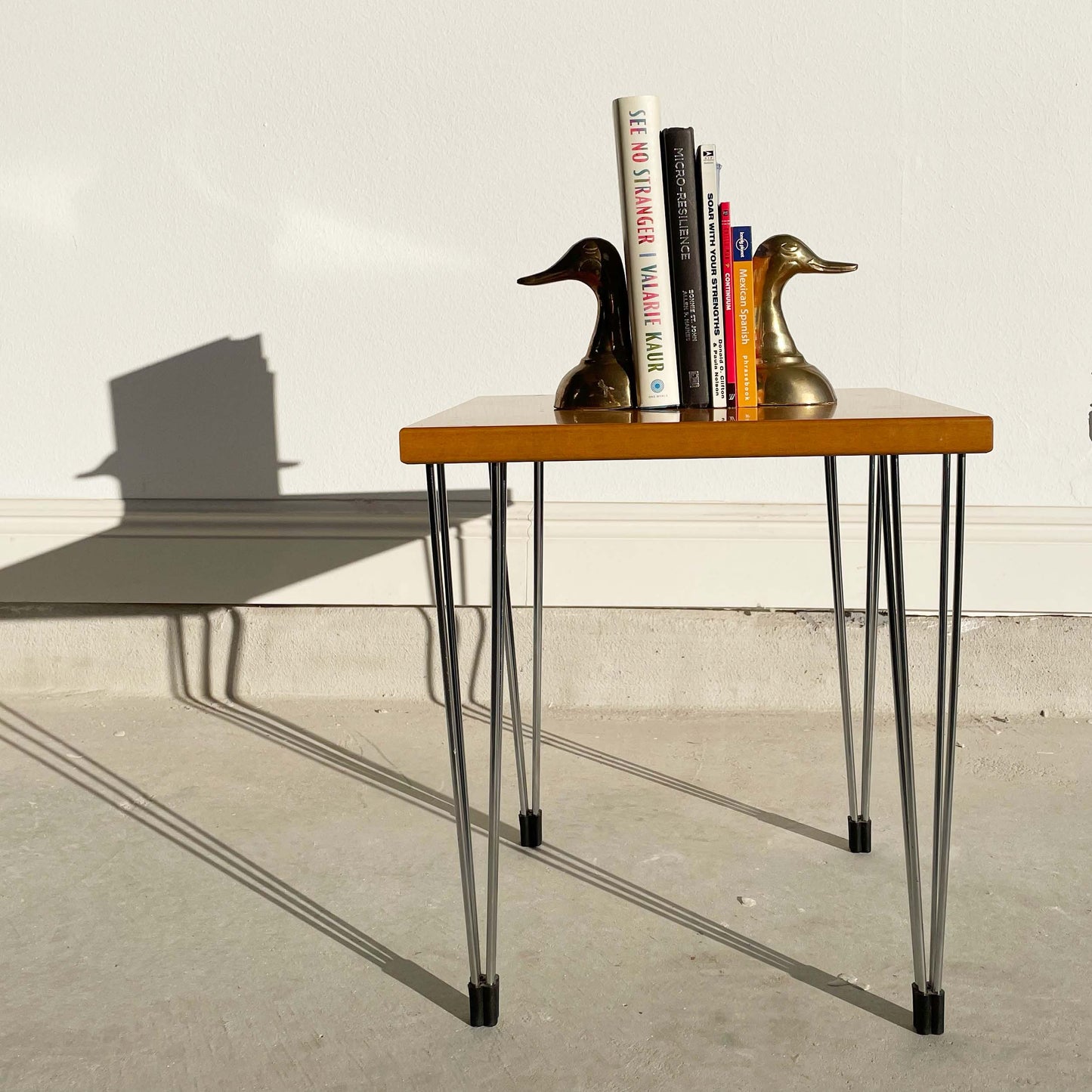 Fritz Hansen Pin Age Side Table – ONHSI