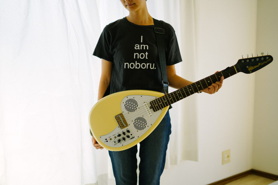 2歳8ヶ月の子供と一緒に歌をうたって遊ぶ用にギターを買いました