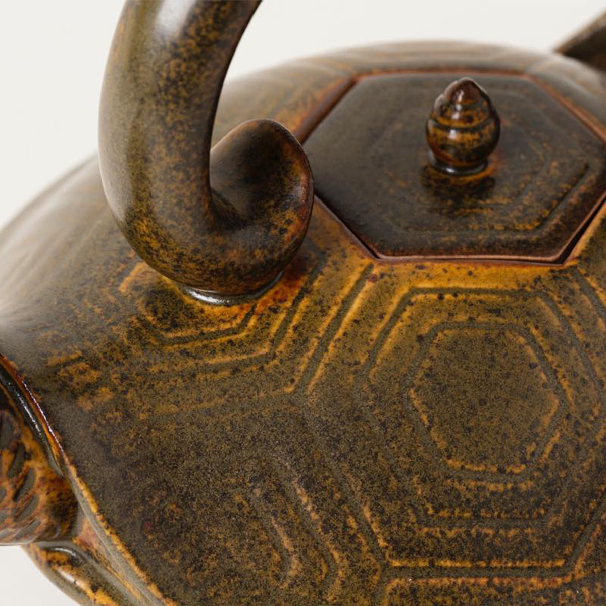 亀型酒器セット[カメガタシュキセット]｜沈壽官窯（ちんじゅかんがま