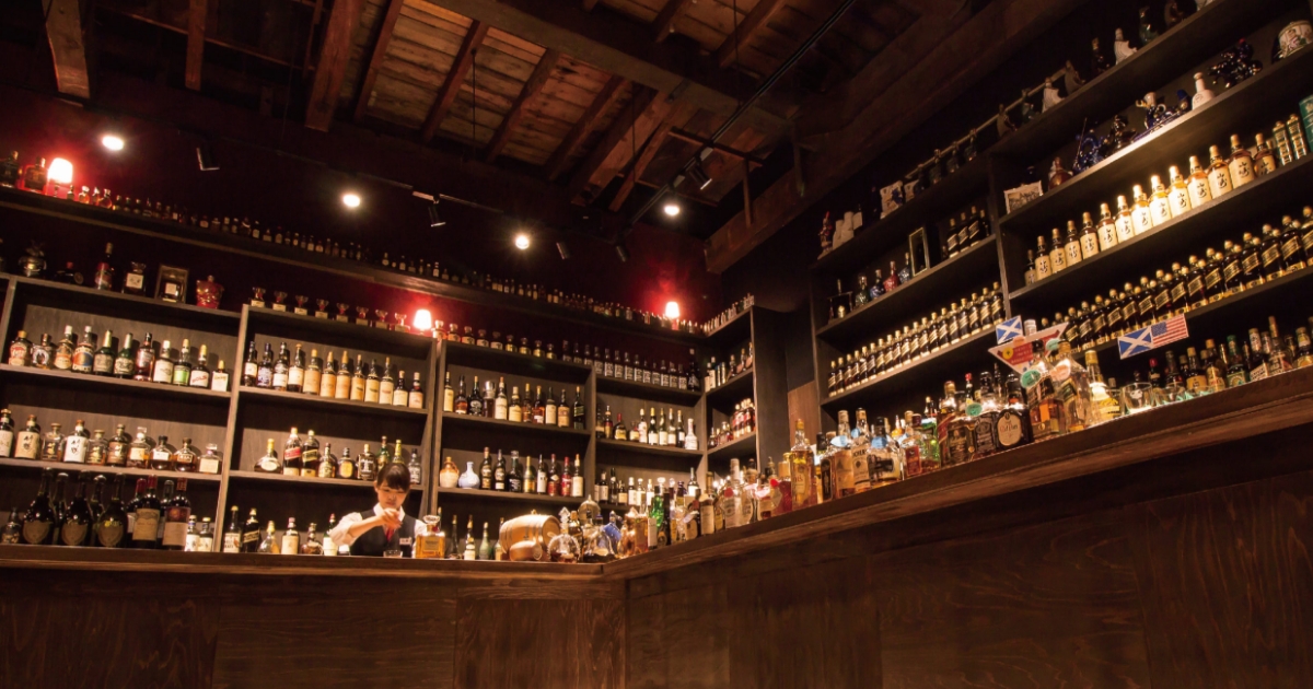 お酒の美術館 – ワンコインで昼飲み／立ち飲み／チャージ無料