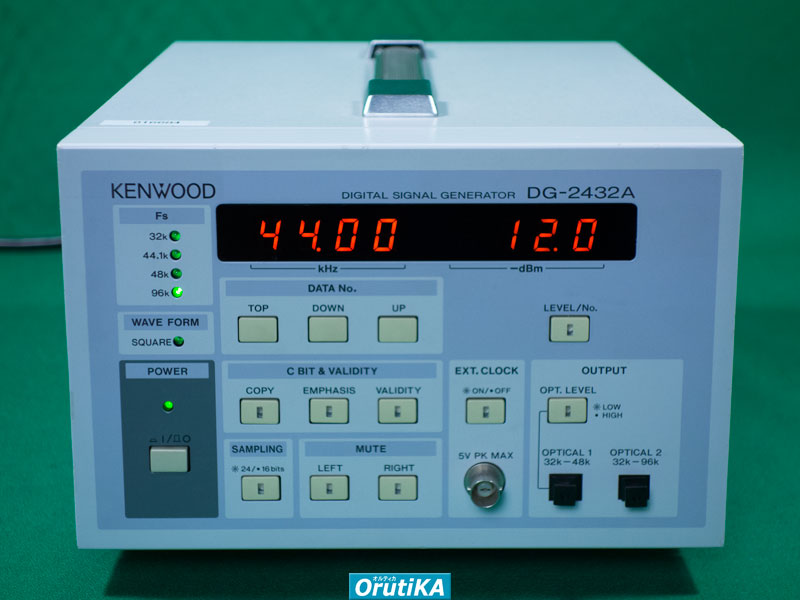 TEXIO/KENWOOD 標準信号発生器 SG-7130 TEXIO/KENWOOD 標準信号発生器