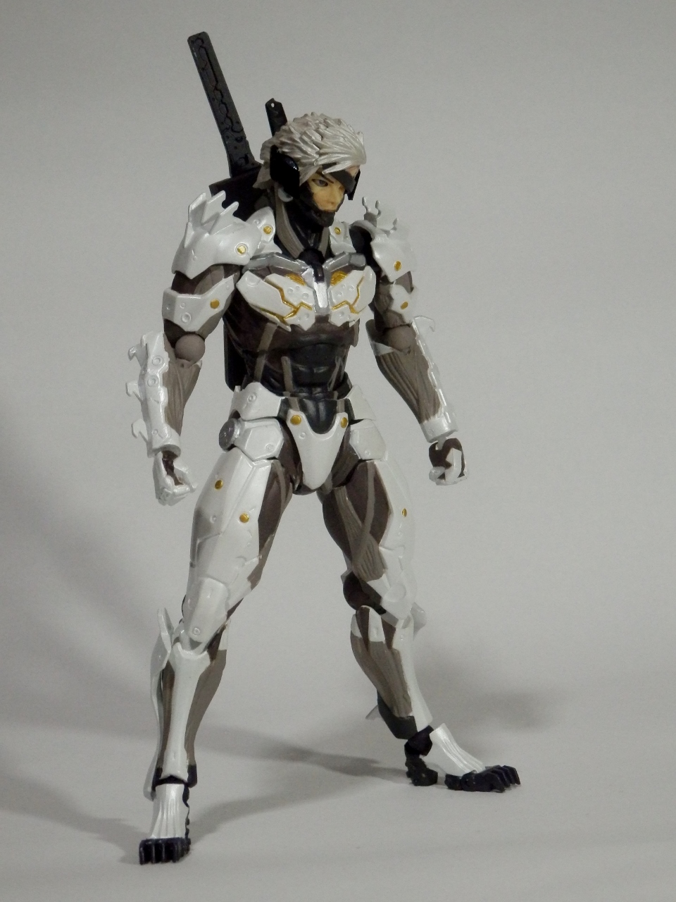 メタルギア 雷電 フィギュア ホワイトアーマー メタルギア 雷電