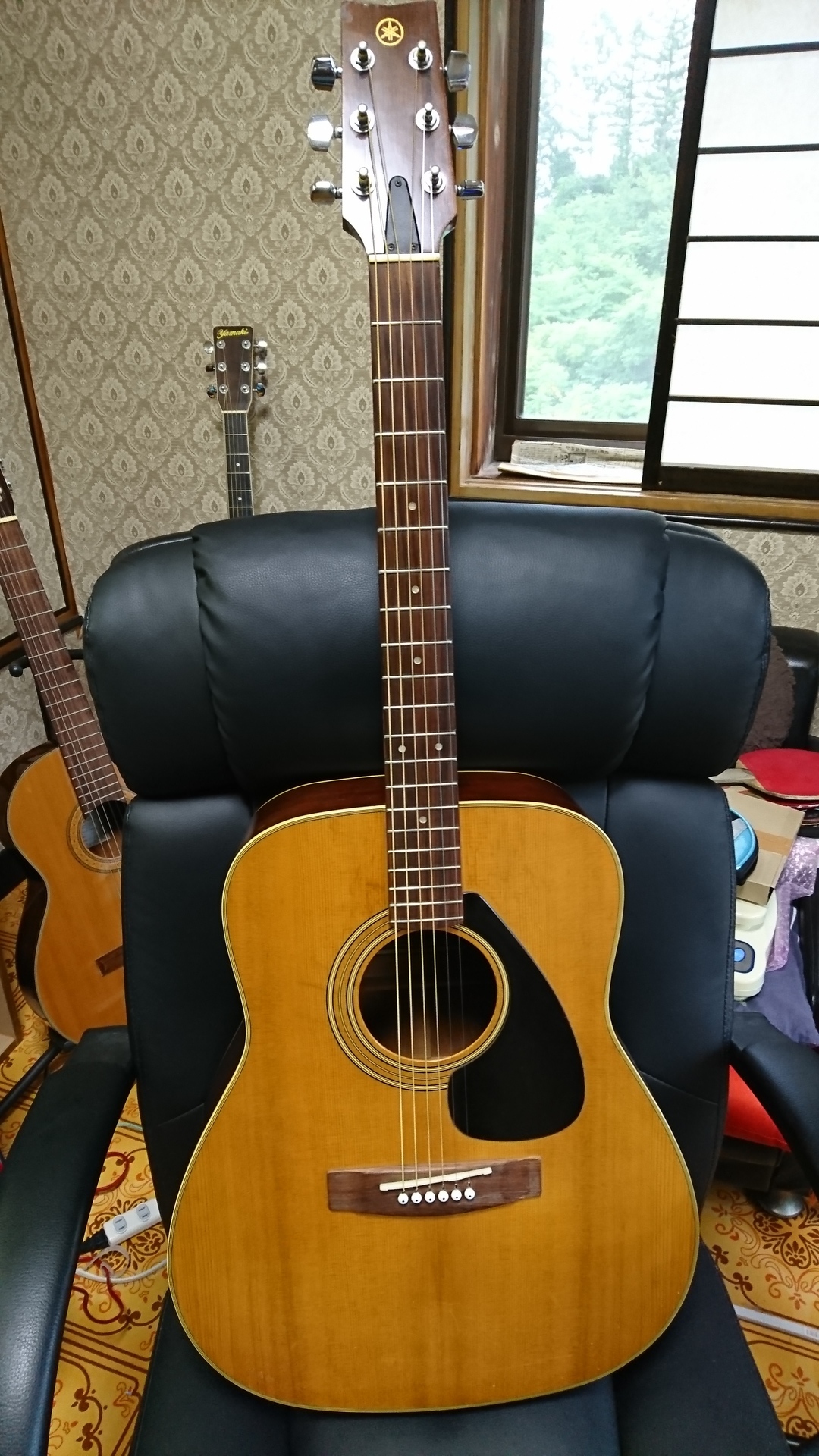 ヤマハ FG-200J 黒ラベル ジャパン・ヴィンテージ YAMAHA FG-200Jのご