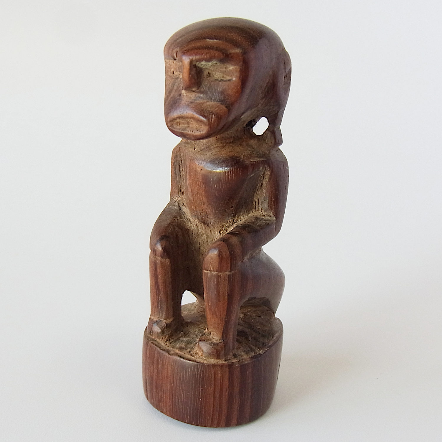 スンバ島小像（縞黒檀製）No.H-PA-063|インドネシアのスンバ島でつく