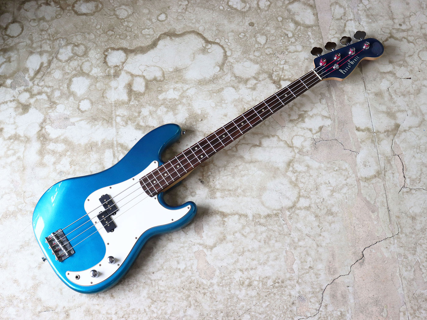 Photogenic 4弦ベースギター