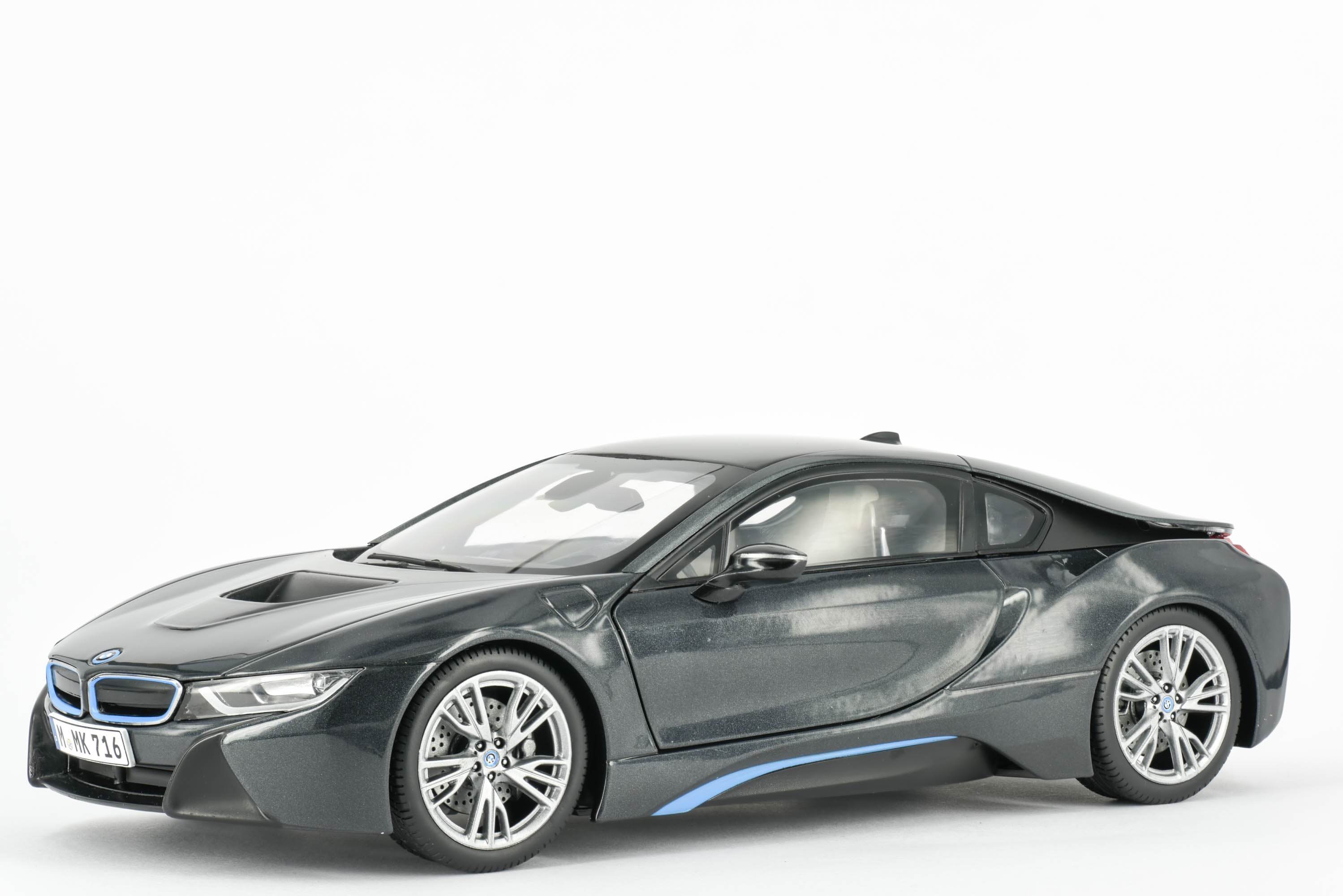 1:18 Scale BMW i8 – paragonmodelstore