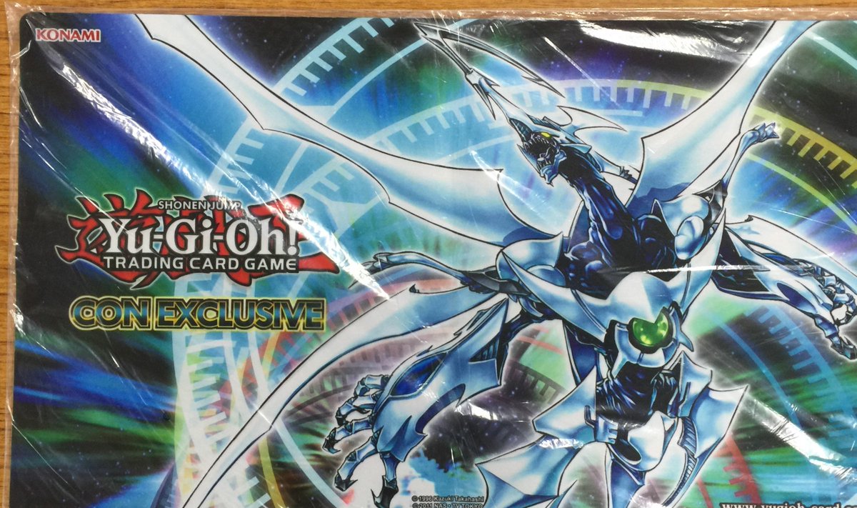 遊戯王 公式 プレイマット コズミッククェーサードラゴン 遊戯王 公式
