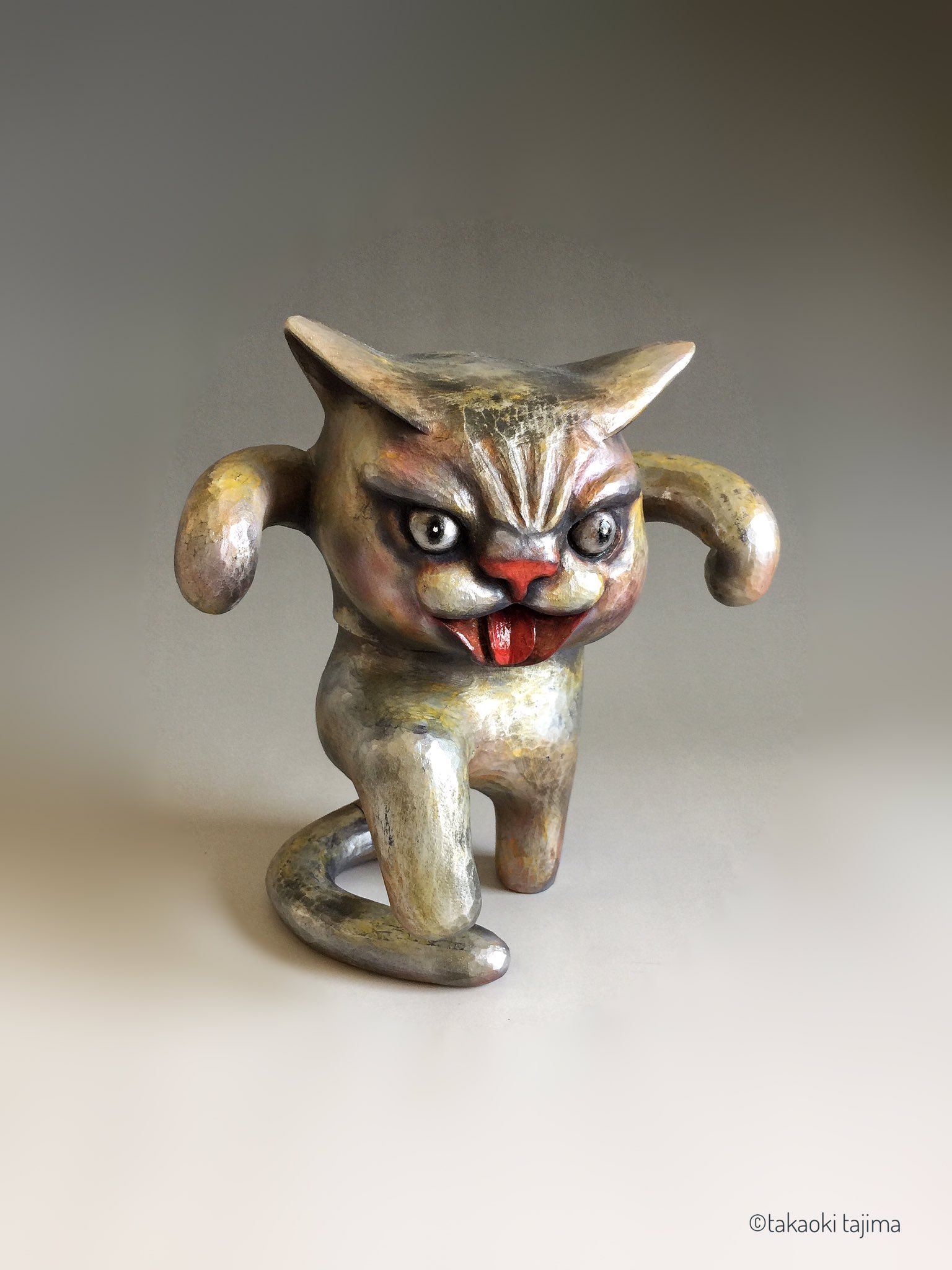 オリジナル彫刻// 田島享央己 Takaoki TAJIMA 鶴のポーズをする猫フィギア