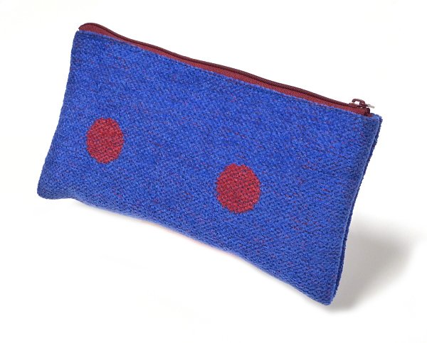 長らく品切れでいました座席ペンケース「E235系山手線」と「京急2100形