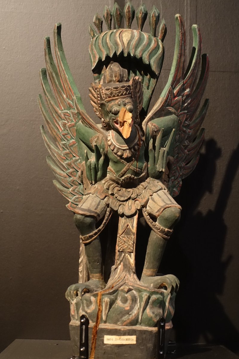特別展「太陽の塔からみんぱくへ」からインドネシアの神像（ガルーダ