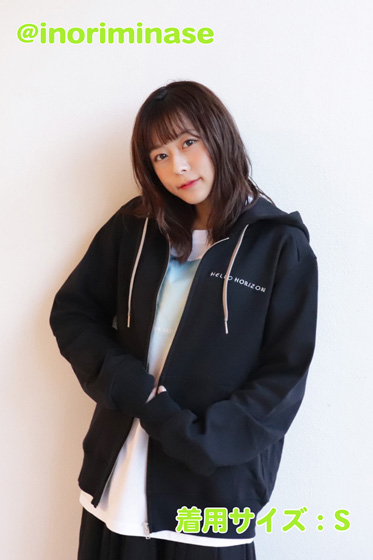 秋口に大活躍間違いなしのジップパーカー！ ブラックのシンプルな