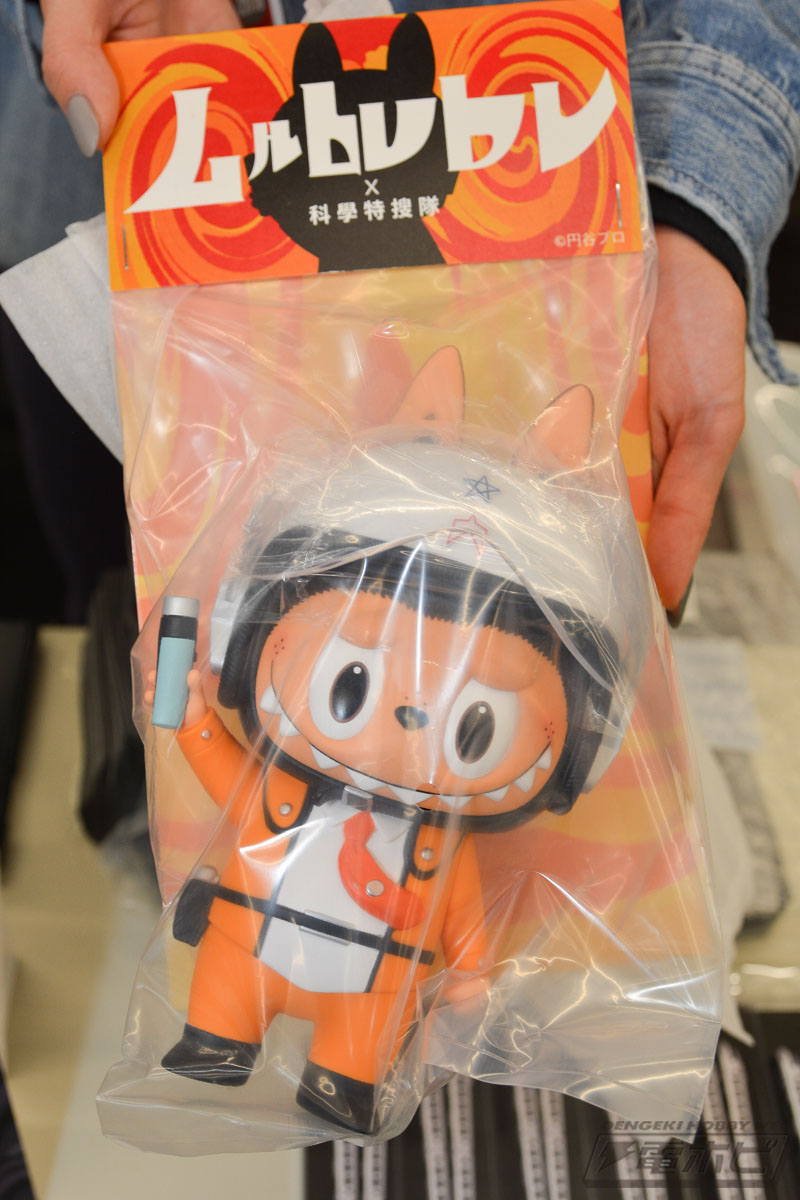 ラブブ LABUBU 200% 科学特捜隊 ウルトラマン55周年POP UP