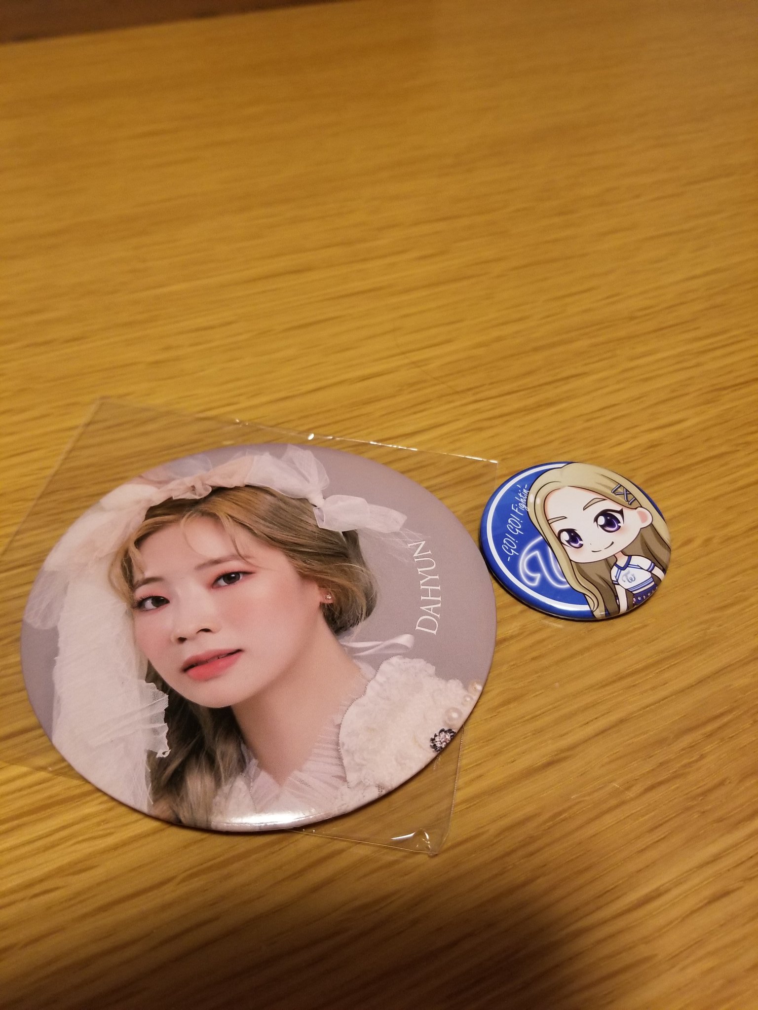 TWICE-go-go-fightin 缶バッチ チェヨン 未使用 【公式通販】