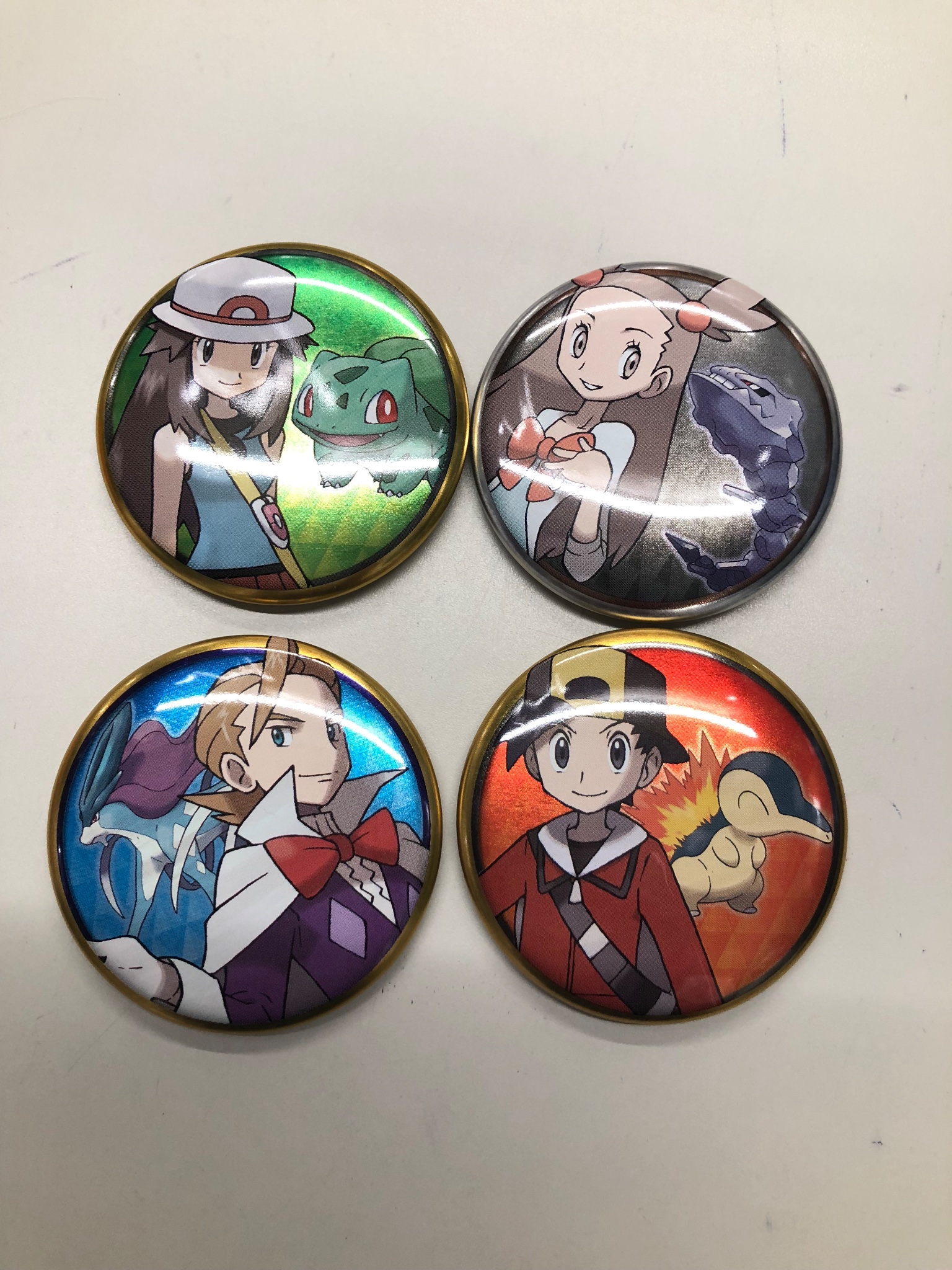 ポケモン トレーナー 缶バッジ ジョウト ライバル シルバー ワニノコ