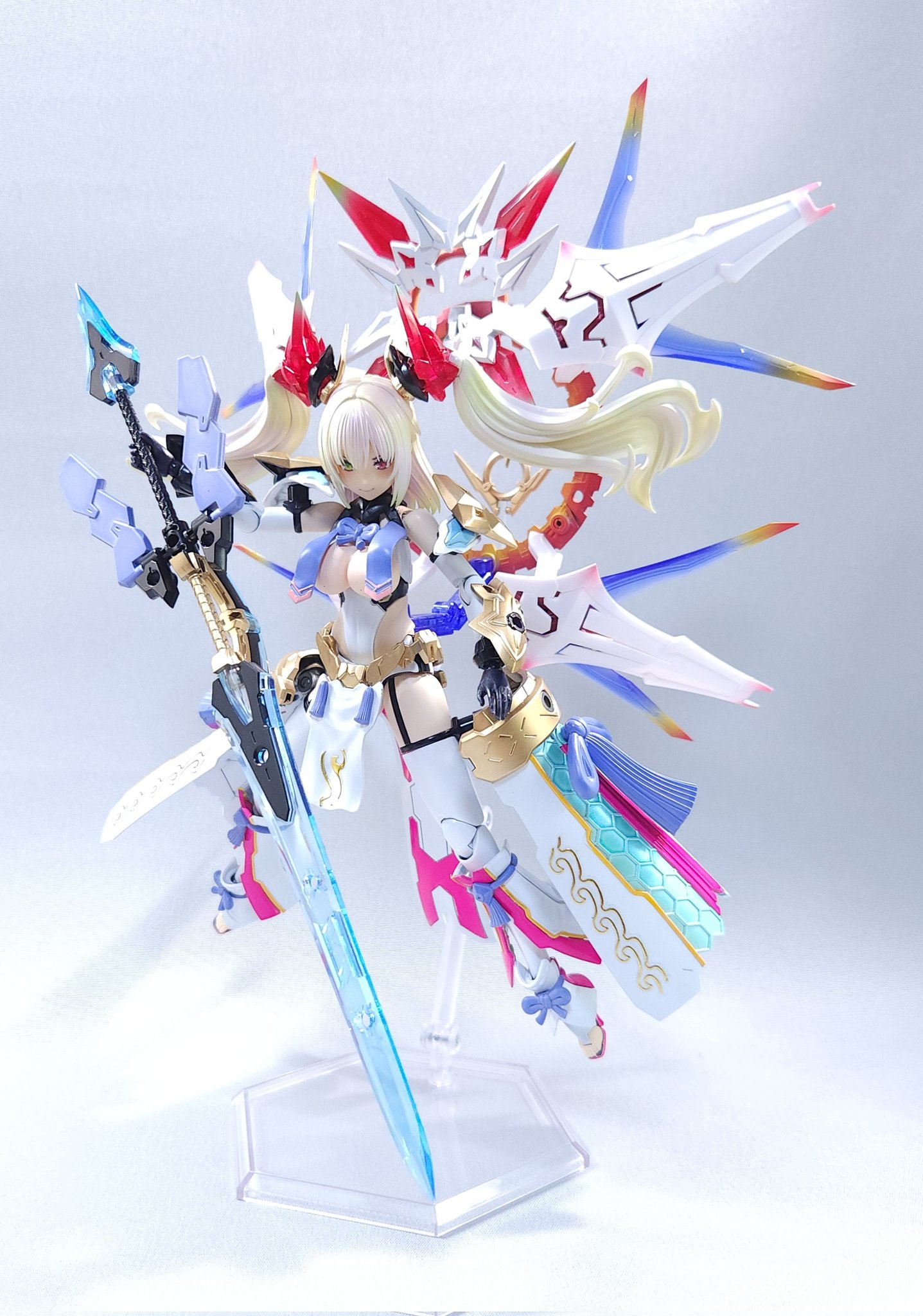 メガミデバイス 皇巫（オウブ) スサノヲ 氷女帝 レガリア【塗装完成品