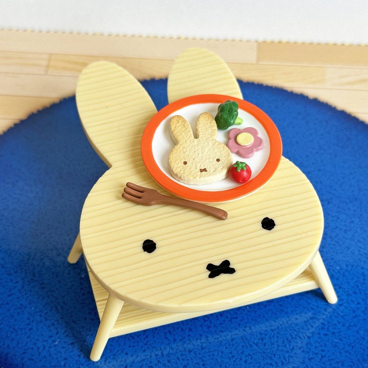 こだわりが詰めこまれた家具や雑貨のミニチュアフィギュア「miffy room