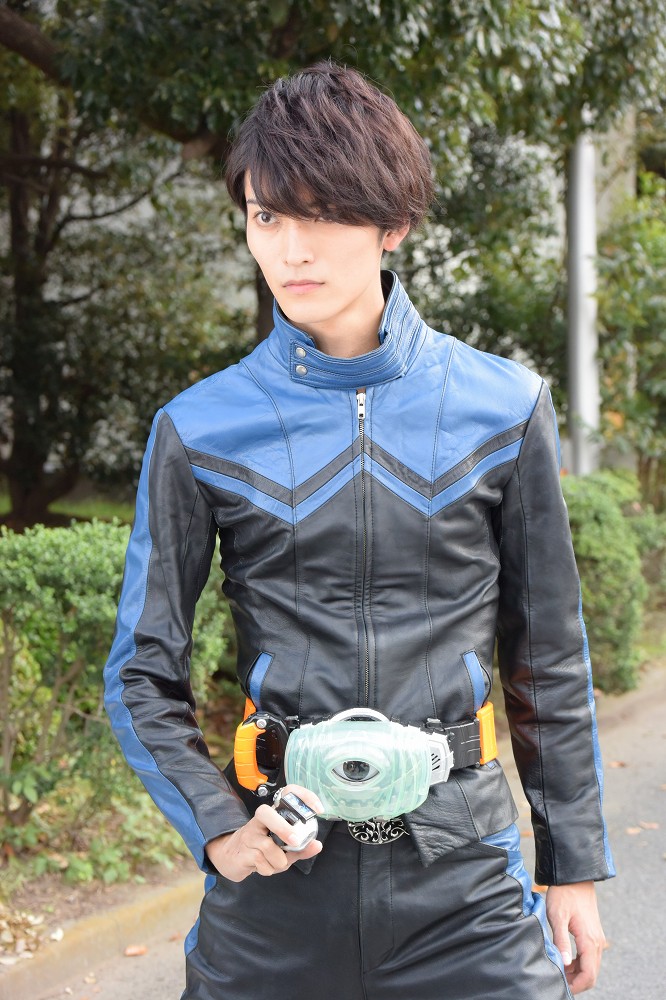 仮面ライダーゴースト 深海マコト役 山本涼介さん サイン入写真