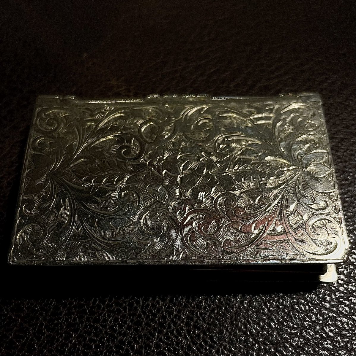 スナッフボックス 19世紀 イギリス 嗅ぎタバコを入れる金属製のケース