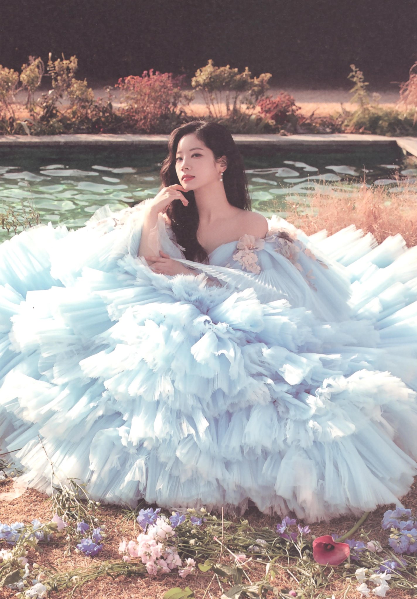 DAHYUN TWICE Yes iam Dahyun - Yes, I am Dahyun. 1ST PHOTOBOOK