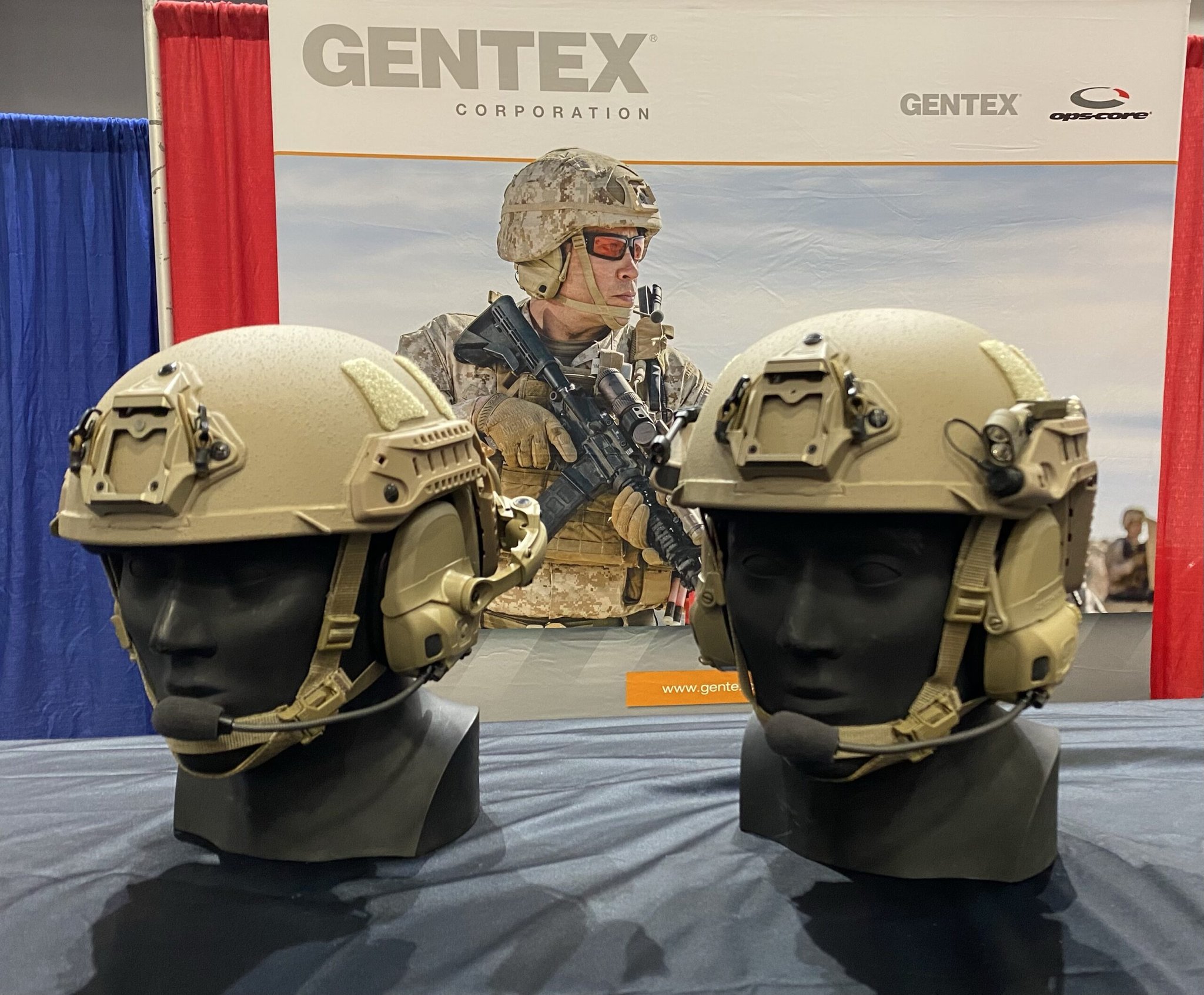 米軍 アメリカ海兵隊 放出品実物払い下げ 防弾ヘルメット リバーシブル