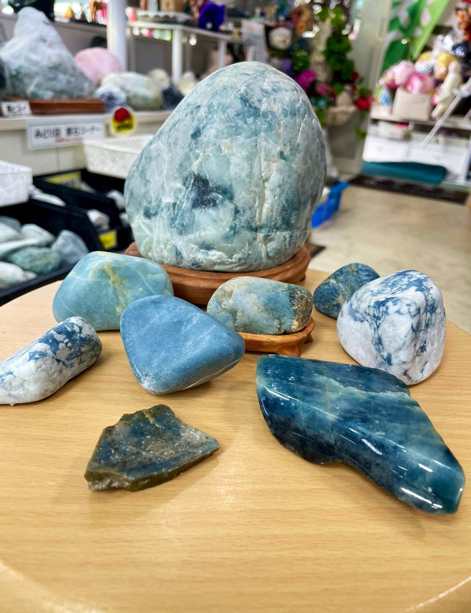 宝石質 青色］ 入りコン沢翡翠 糸魚川 ヒスイ ひすい 入りコン沢海翡翠