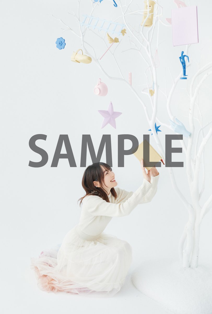上田麗奈 アーティスト展 #feRmata」入場特典のデザインを公開中