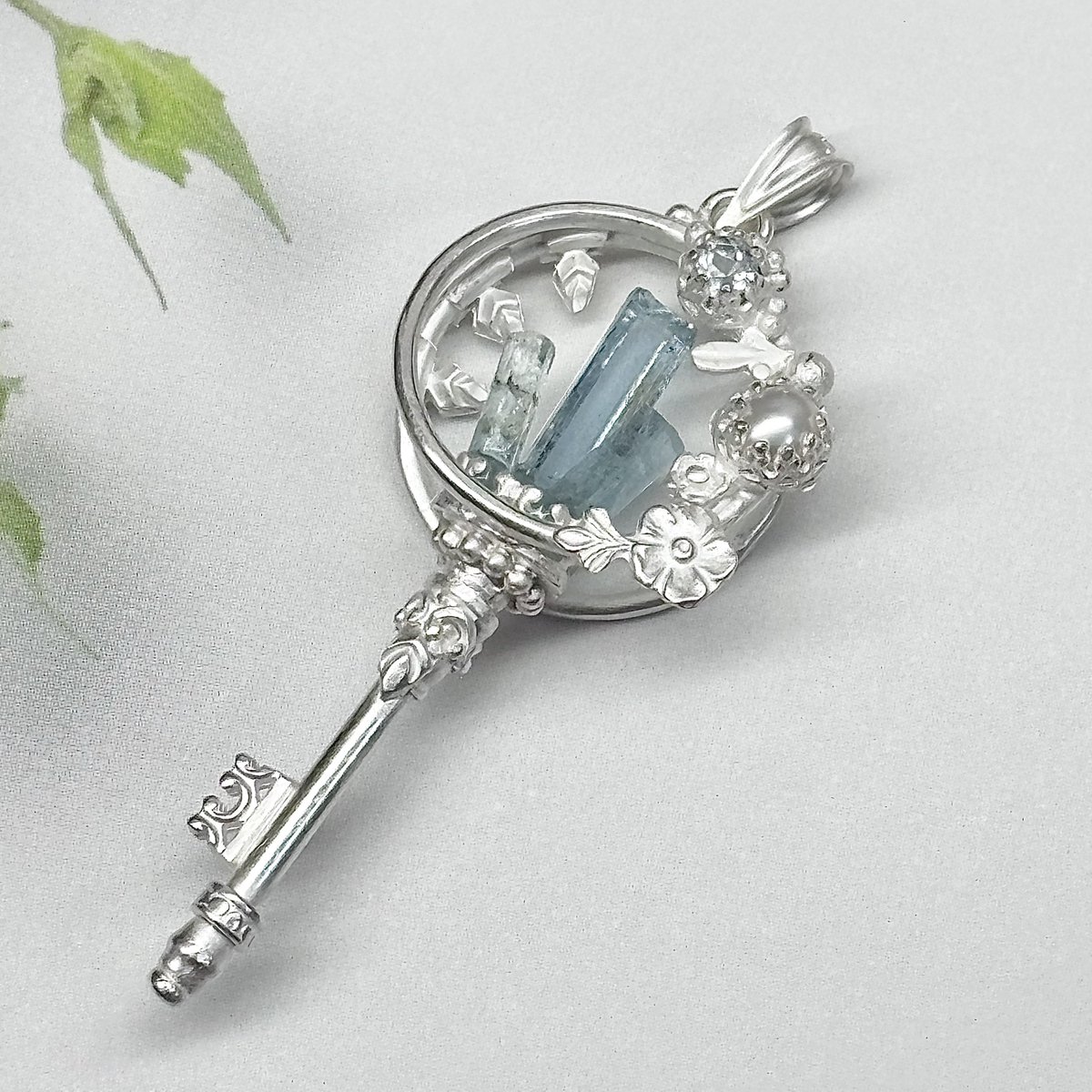 リツプラネタリウムのようなインクル☆非加熱アクアマリン☆ペンダント