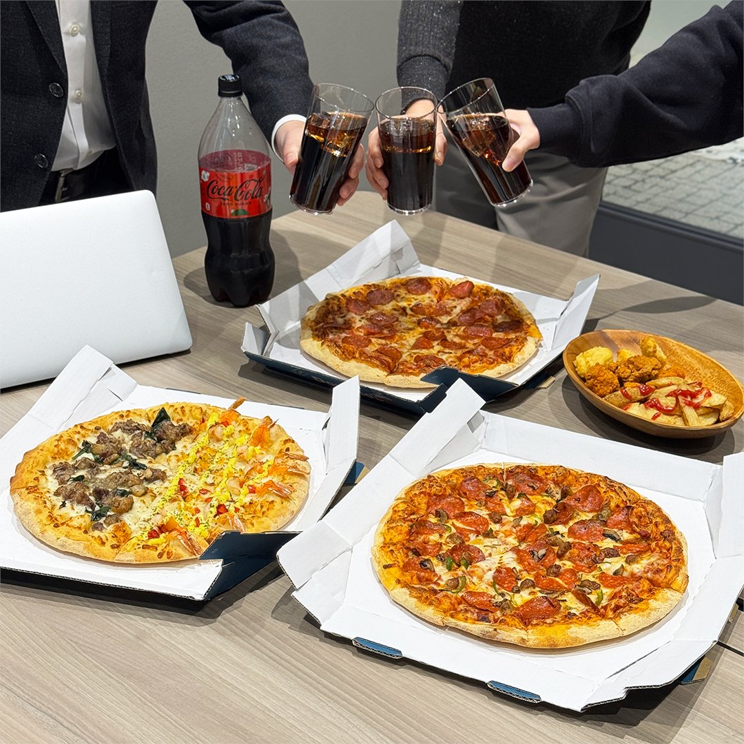 ドミノピザ 注文 dominospizza 300店舗記念 ピンバッジ