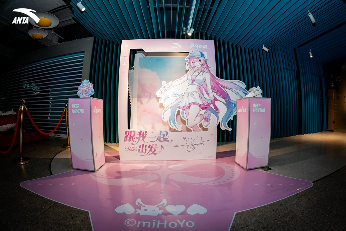 公式現地写真 アクリルスタンドは、すでに単品で購入可能となっており