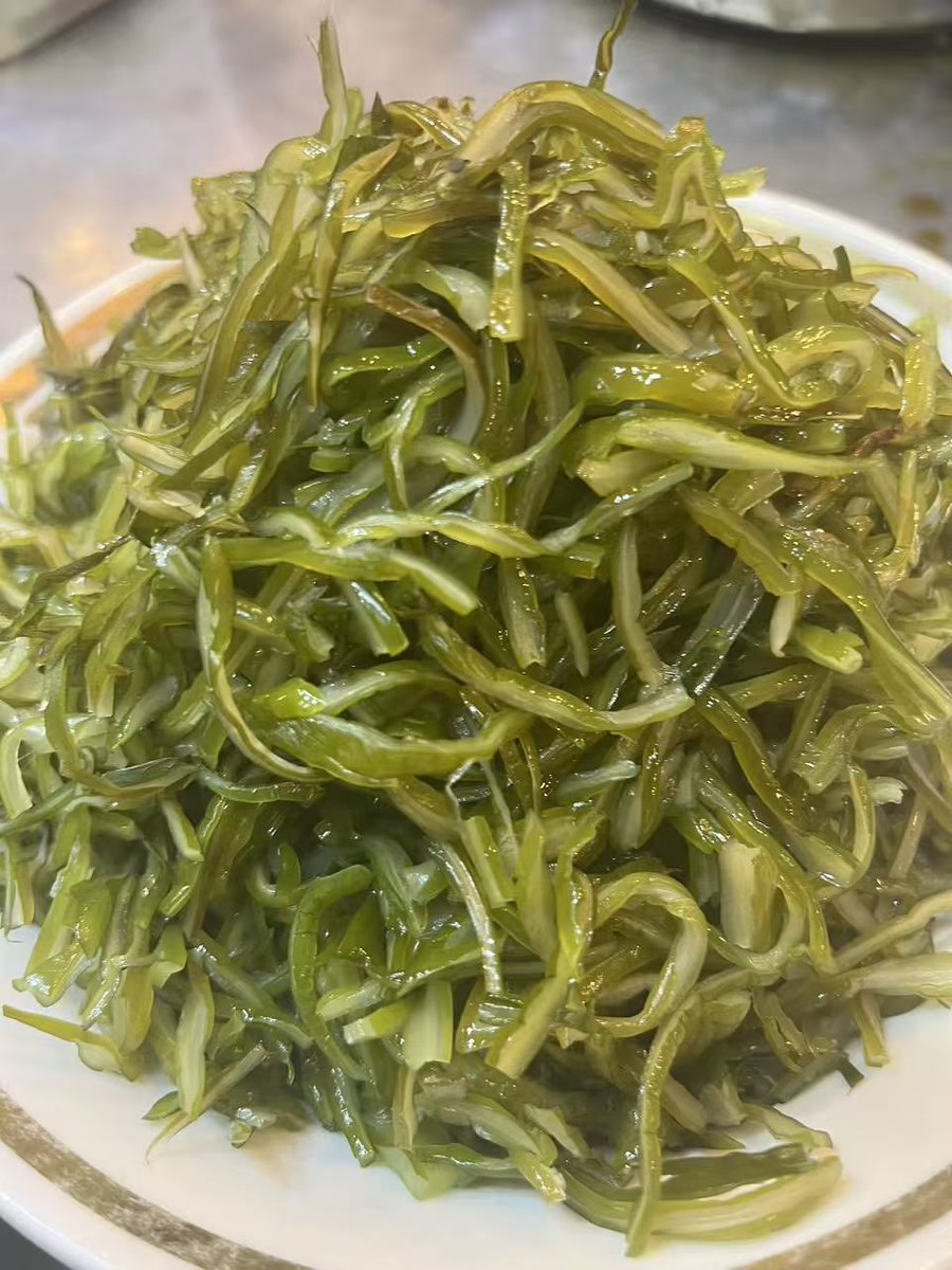 本日29日11時から販売開始致します【茎わかめ】¥200円 コリコリとした