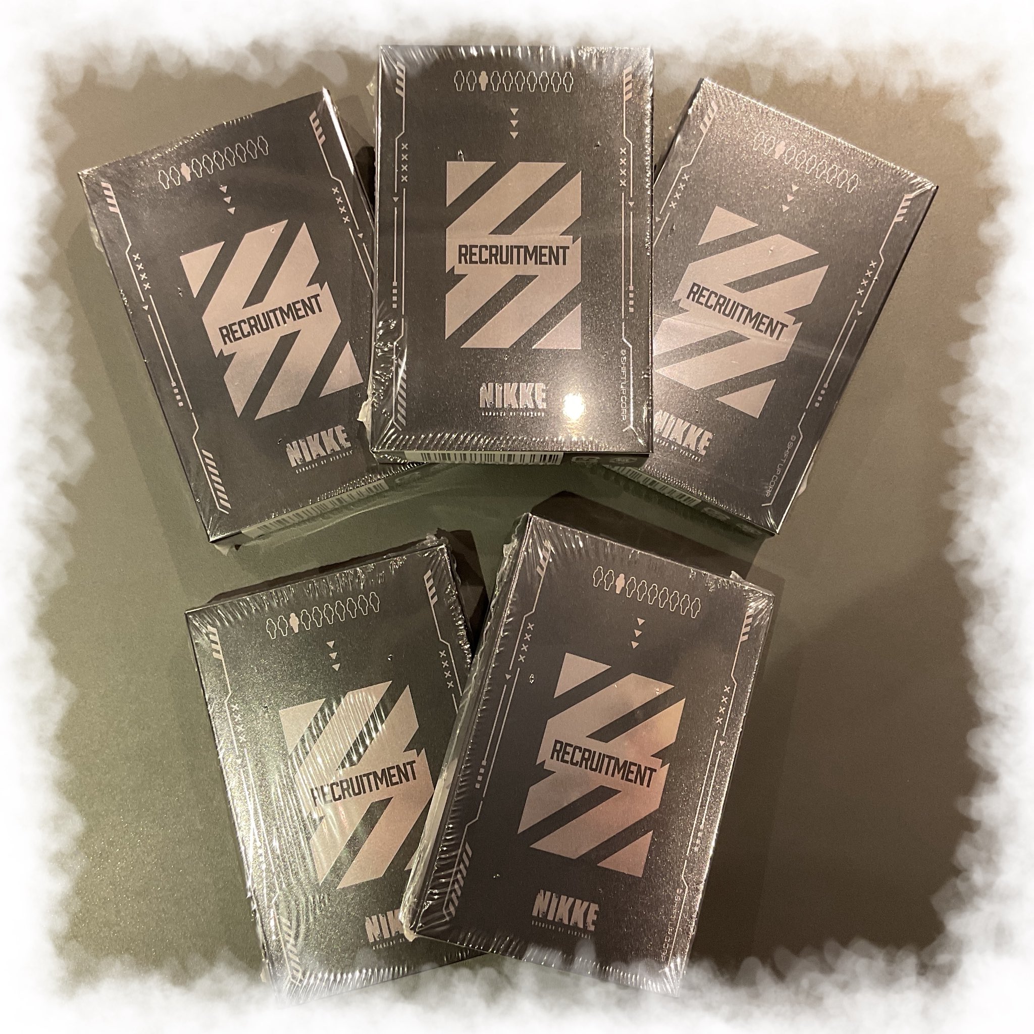 勝利の女神NIKKE 隊員募集 チョコレート シークレット紅蓮1点 勝利の