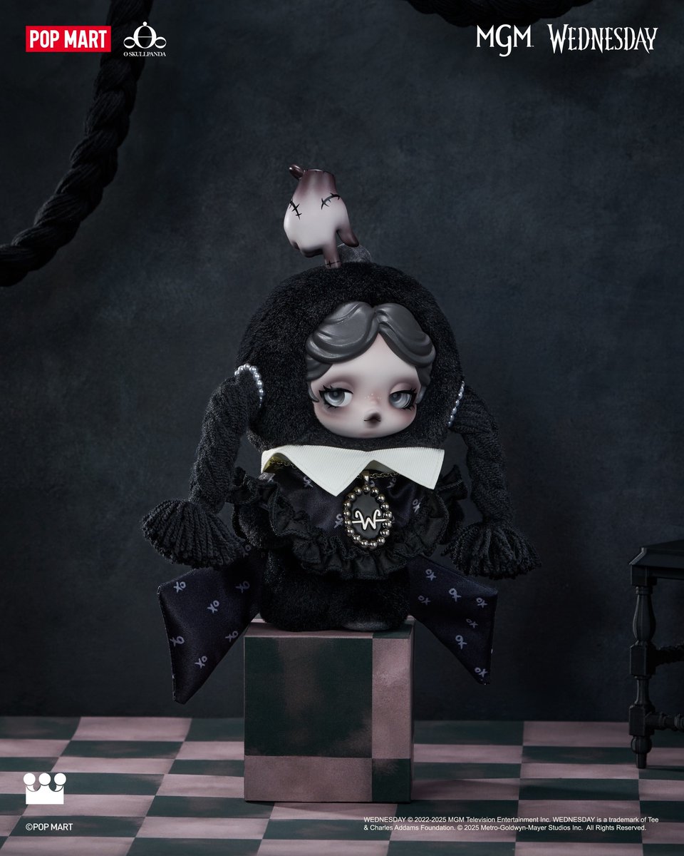 POP MARTの #スカルパンダ とNetflix『#ウェンズデー』がコラボした