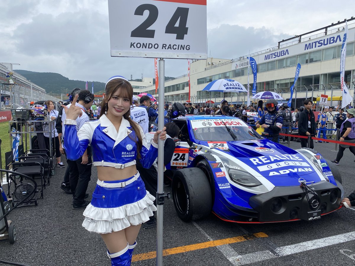 2025 SUPER GT Rd.7 オートポリス🐮 2台ともグリッドに到着しました