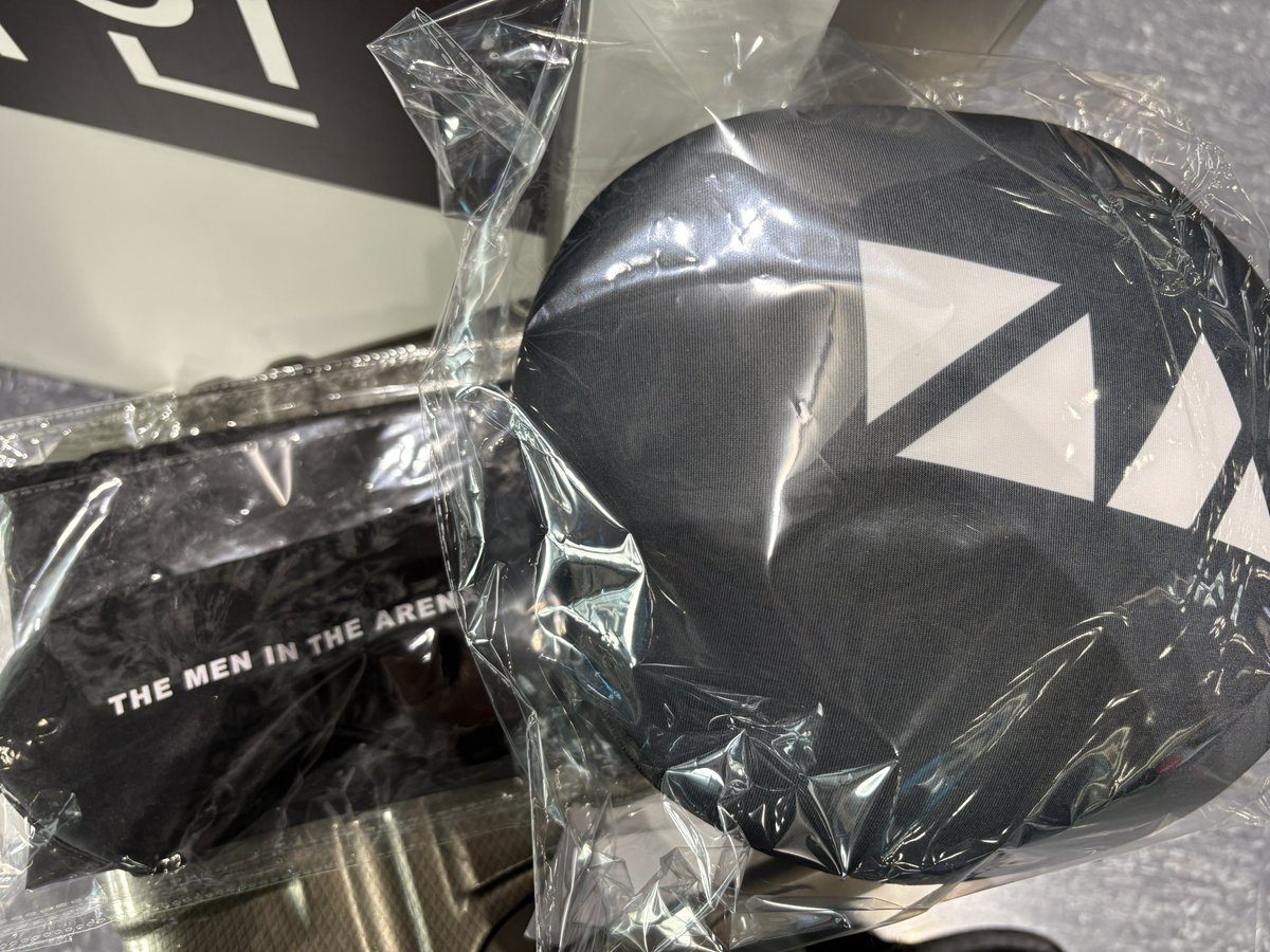 N/A 赤西仁 錦戸亮 ネックピロー アイマスク N/A 赤西仁 錦戸亮