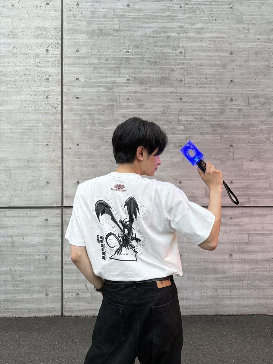 俺はケンティーのペンライトにブルーアイズ入れて使ってたよ…