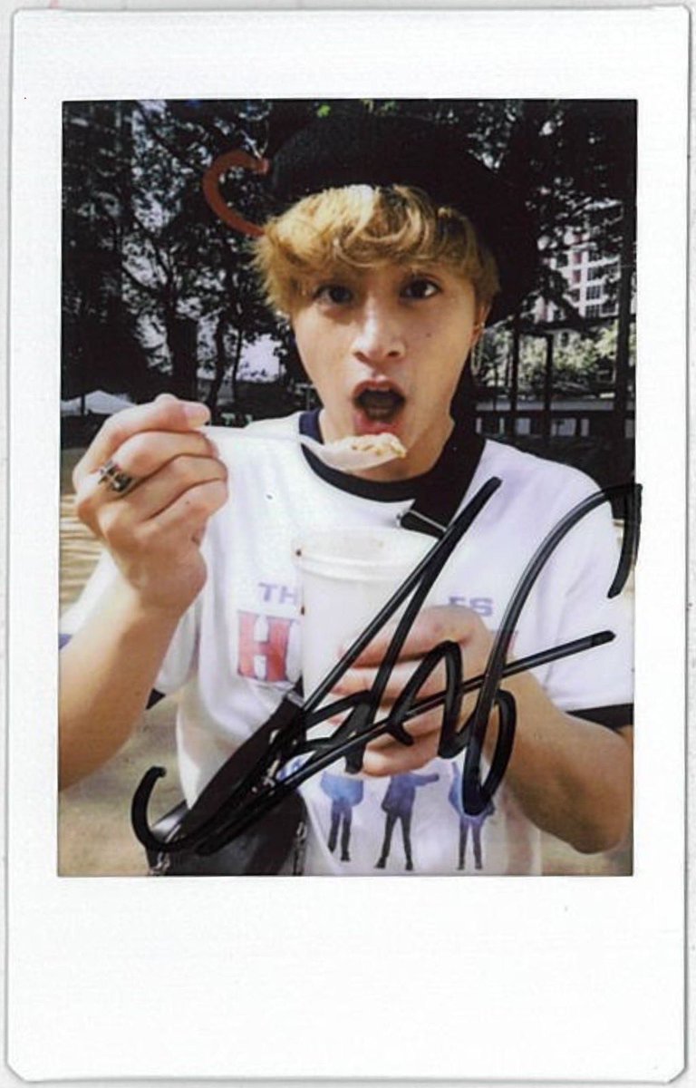 白濱亜嵐サイン入りクッション 白濱亜嵐サイン入りクッション 白濱亜嵐