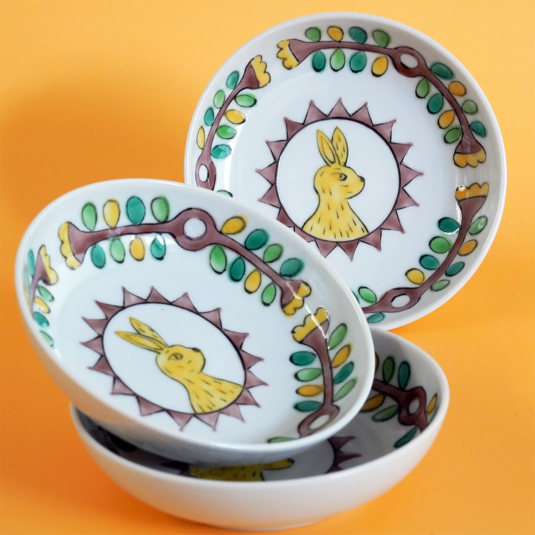 櫛高台の孔雀と花の模様の皿 櫛高台の孔雀と花