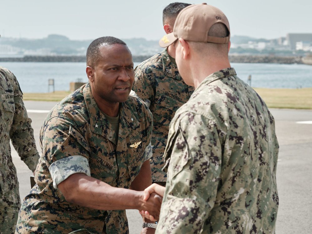 横須賀 在日米海軍司令官（少将）チャレンジ 横須賀 在日米海軍司令官