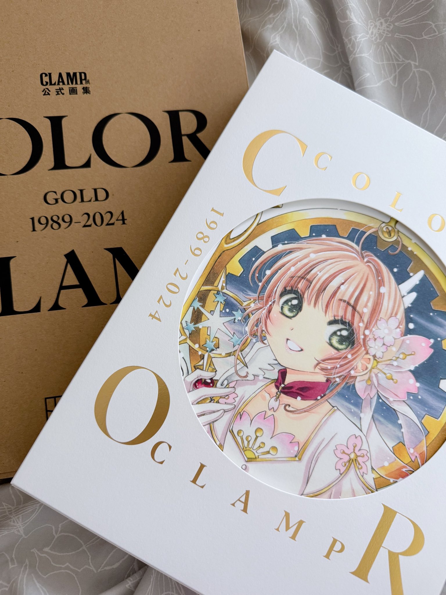 CLAMP展 公式画集 COLOR GOLD 1989-2024 豪華版 CLAMP展 公式画集