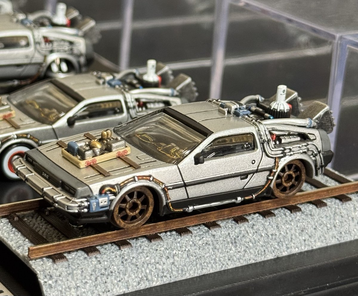 キャラウィール デロリアン カスタム品 & ケース Brahim キャラ