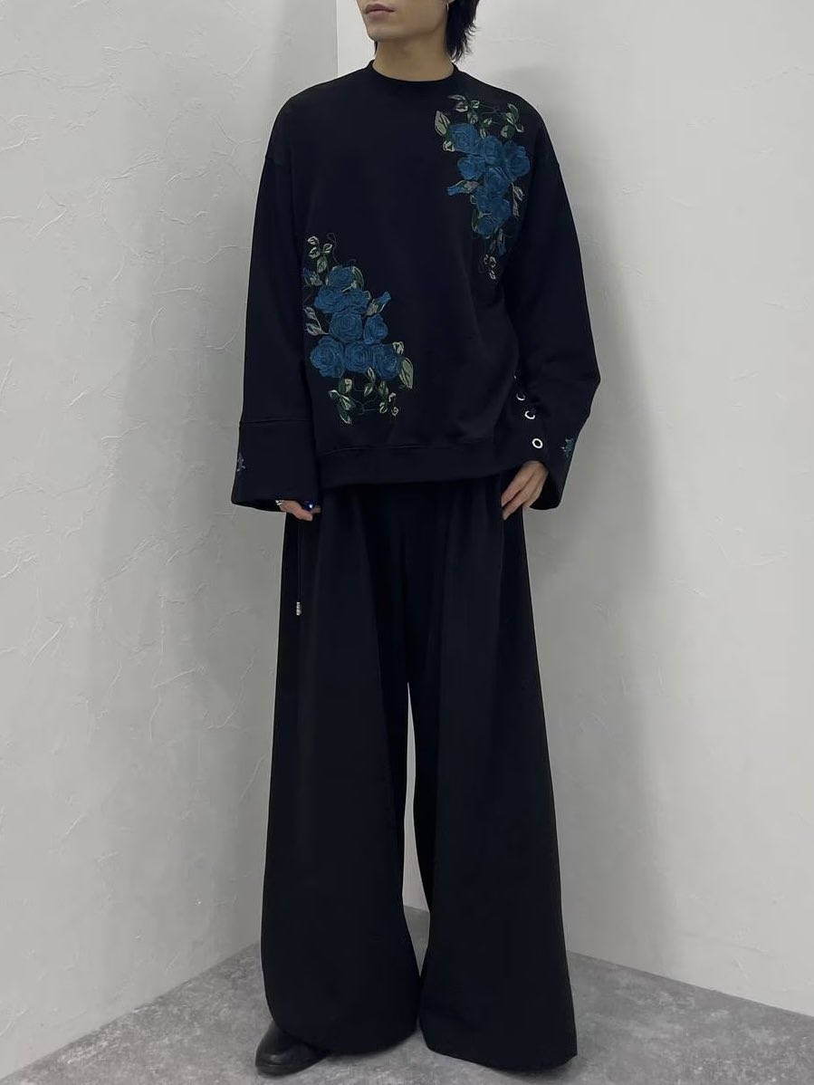 Ado×HARE/UNISEX】サイドレースアップローズ刺繍スウェット Ado×HARE