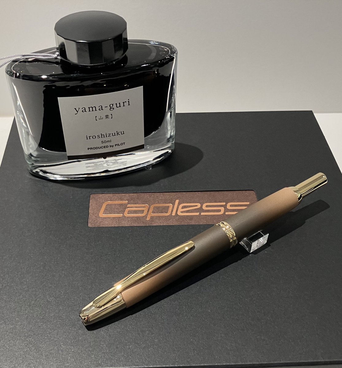 数量限定】PILOT キャップレス 丸善 丸の内本店20周年若檸檬 F(細字