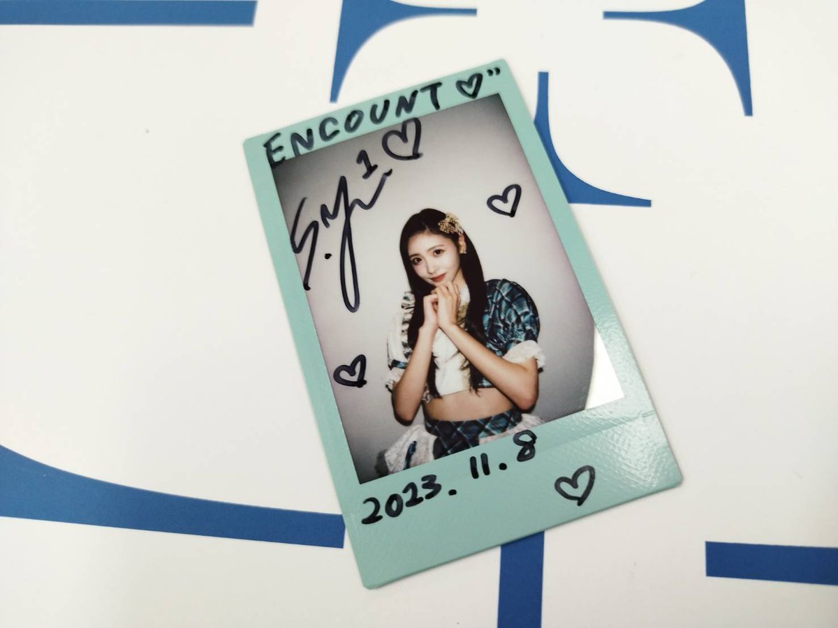 FRUITSZIPPER 櫻井優衣 サイン入りボード