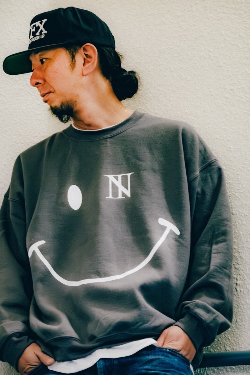 ミュージシャン The BONEZ Big Smile Crewneck The BONEZ Big Smile