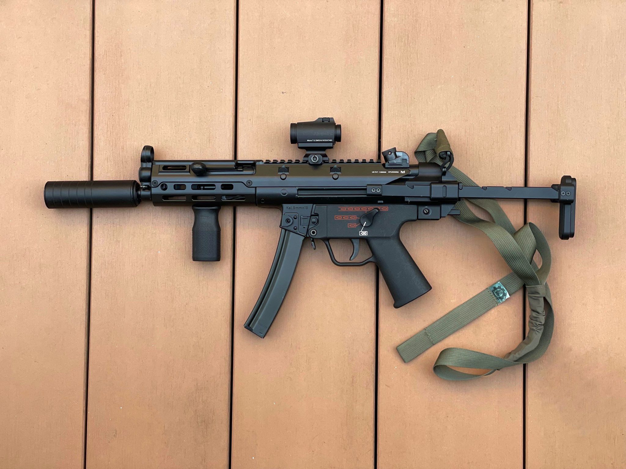5KU UTG PRO タイプ MP5 次世代電動ガン MP5用 UTG PRO MONOLITHIC M-LOK