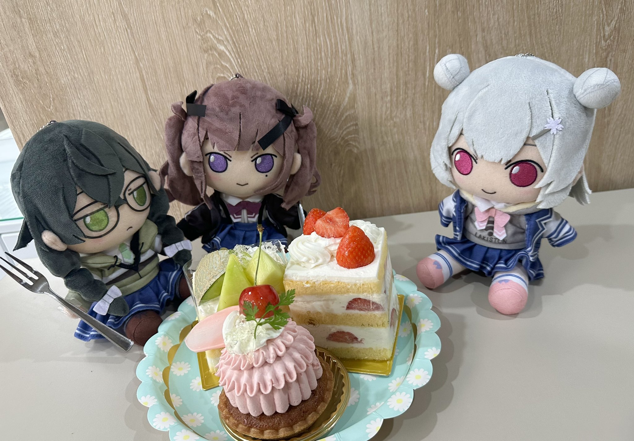 新品未使用 小春六花 夏色花梨 花隈千冬 おすわりぬいぐるみ AHSストア