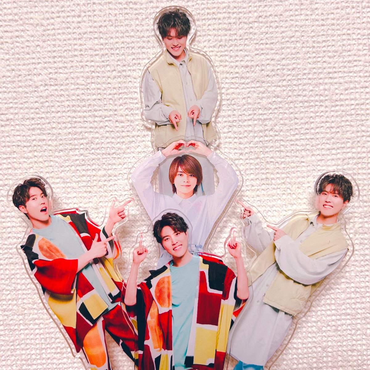 入野自由くんの全方位指差しアクスタが大変良すぎるので全人類に見て