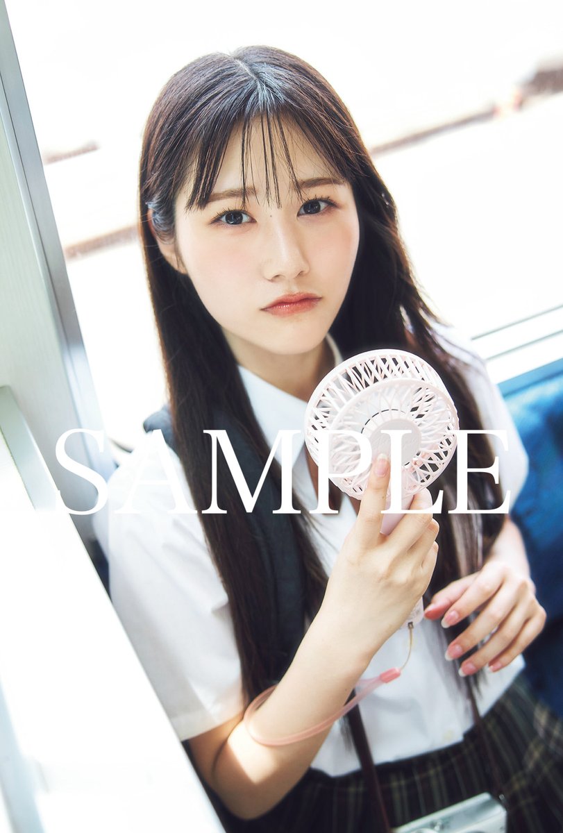 シ*ー様 櫻坂46向井純葉直筆サイン入生写真 い*ー様 櫻坂46 向井純葉