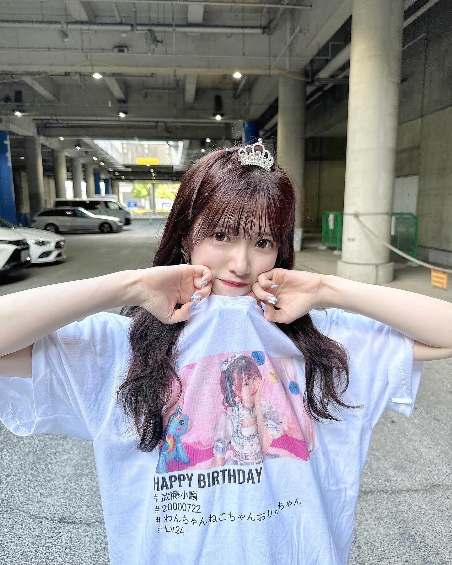 AKB48 サイン入りTシャツ 人気 商品 通販