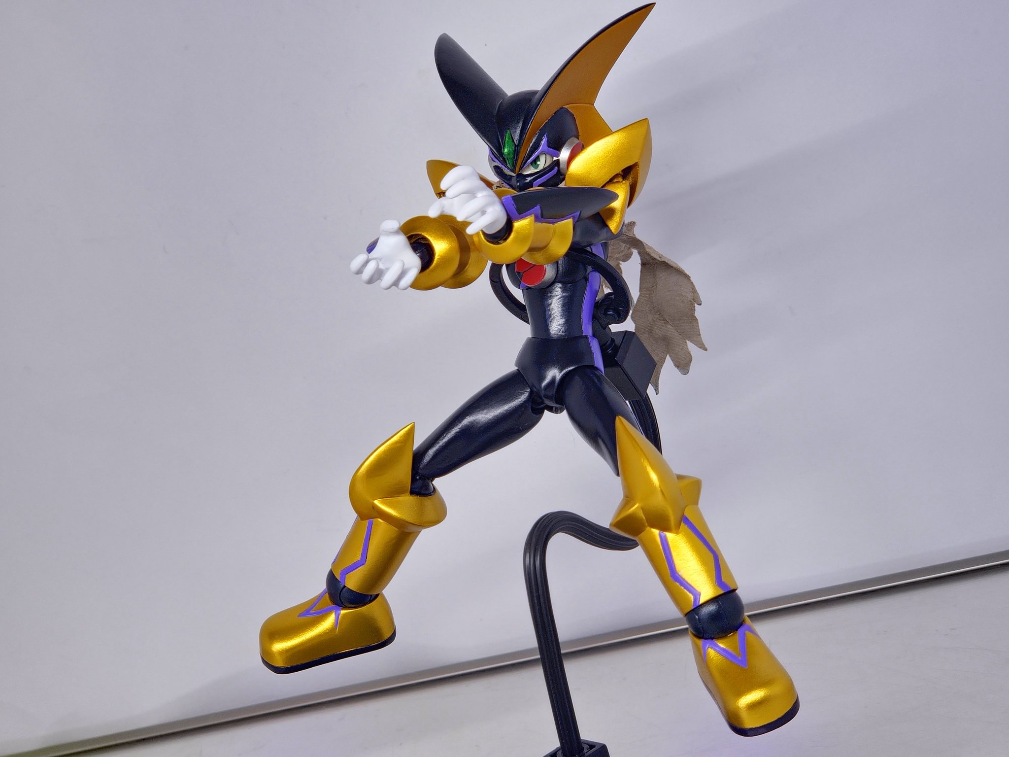 ロックマンエグゼ フォルテクロスロックマン フィギュア